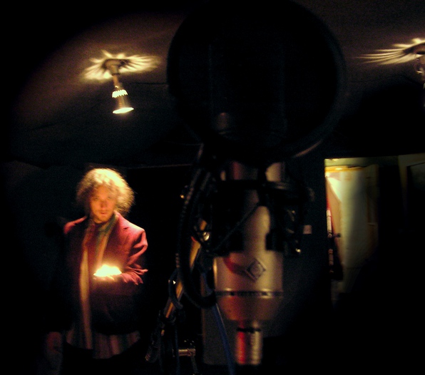 photo by Yuan
                        Hollingsworth - Click for James' Youtube
                        Channel